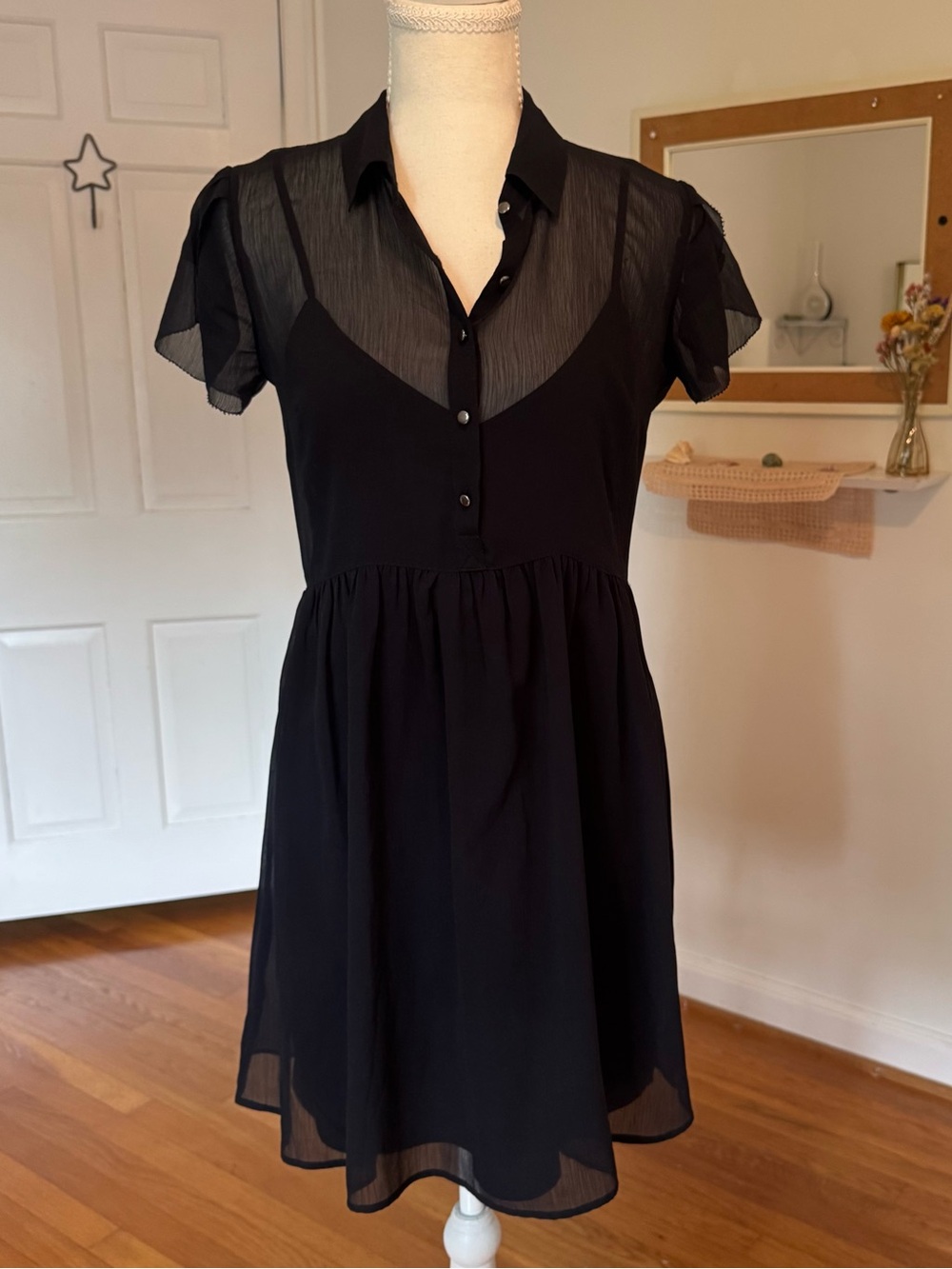 Abercrombie & Fitch Black Sheer Chiffon Overlay Lined Button Front Dress Size XS